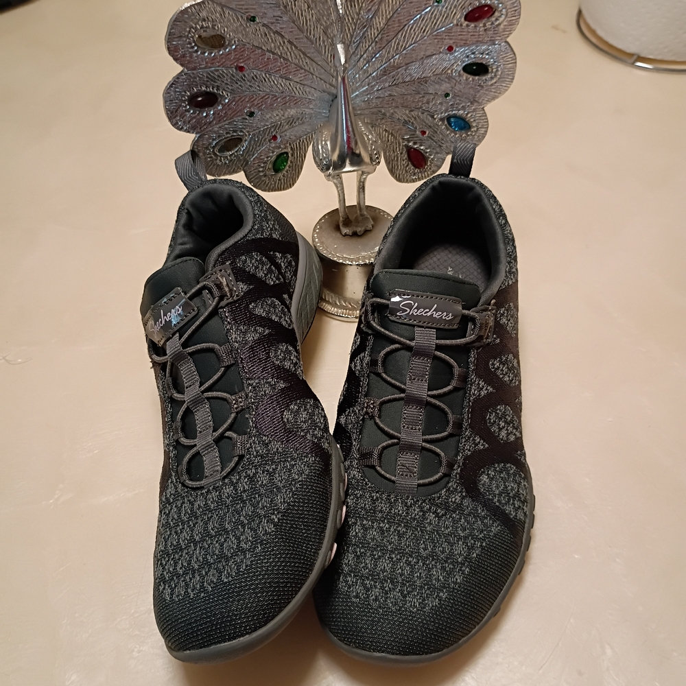 Skechers Women's Gray Patterned Sneakers